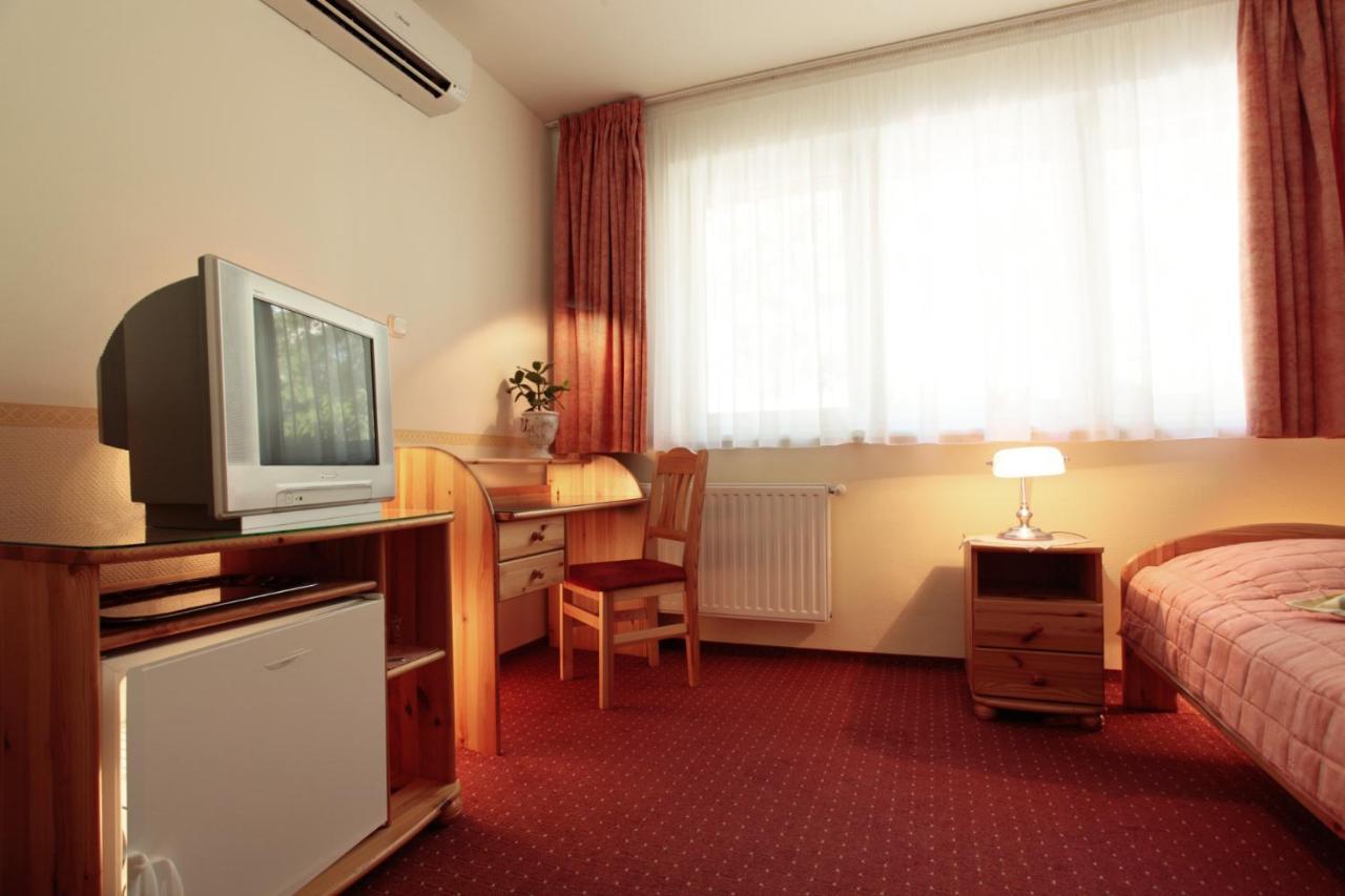 Família Vendégház Szeged Exterior foto